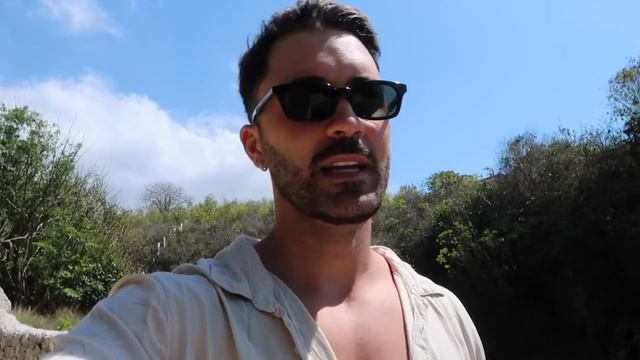 I CONFRONTED OUR ROBBER IN BALI + AMAZING NEW PLACES TO GO | Johno Sauer смотреть онлайн