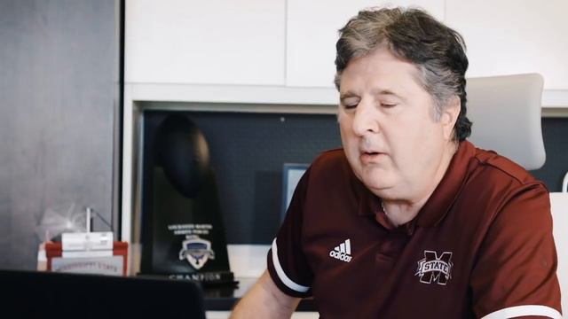 Coach Mike Leach: Using a Law Degree in a Non-Legal Career смотреть онлайн