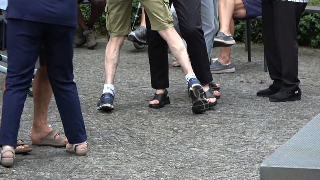 Caffè della Memoria, festa di fine anno a Villa Taranto a Verbania смотреть онлайн