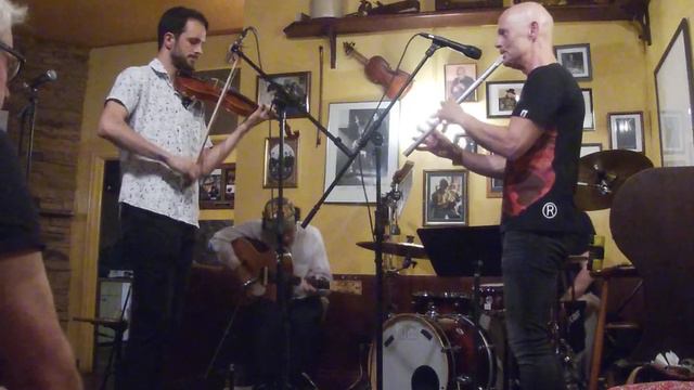 Castlerock Road - Tom Fitzgerald w/ Brian Finnegan, Liam Bradley & Quinn Bachand смотреть онлайн