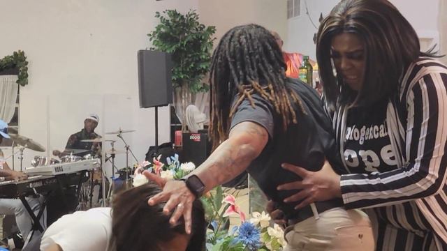 Apostle LeRoyal Edmondson- "I Break The Soul Tie" смотреть онлайн