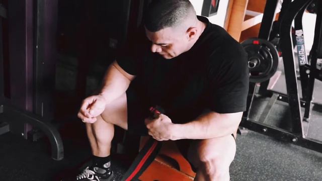 WILLIAM OCHOA | LEG DAY | MOTIVATION GYM смотреть онлайн