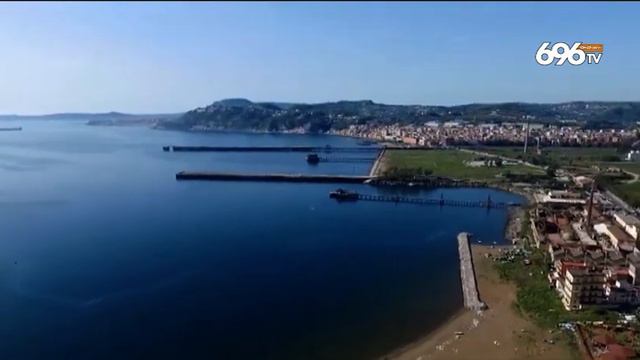 Bagnoli, ministro Lezzi ufficializza Floro Flores смотреть онлайн