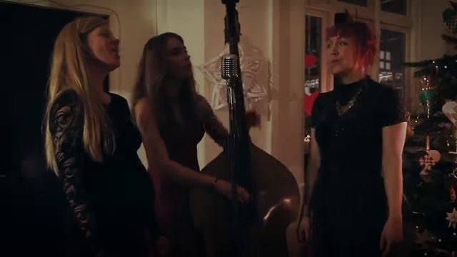 The Öresund Triplettes - Christmas Show Edition смотреть онлайн