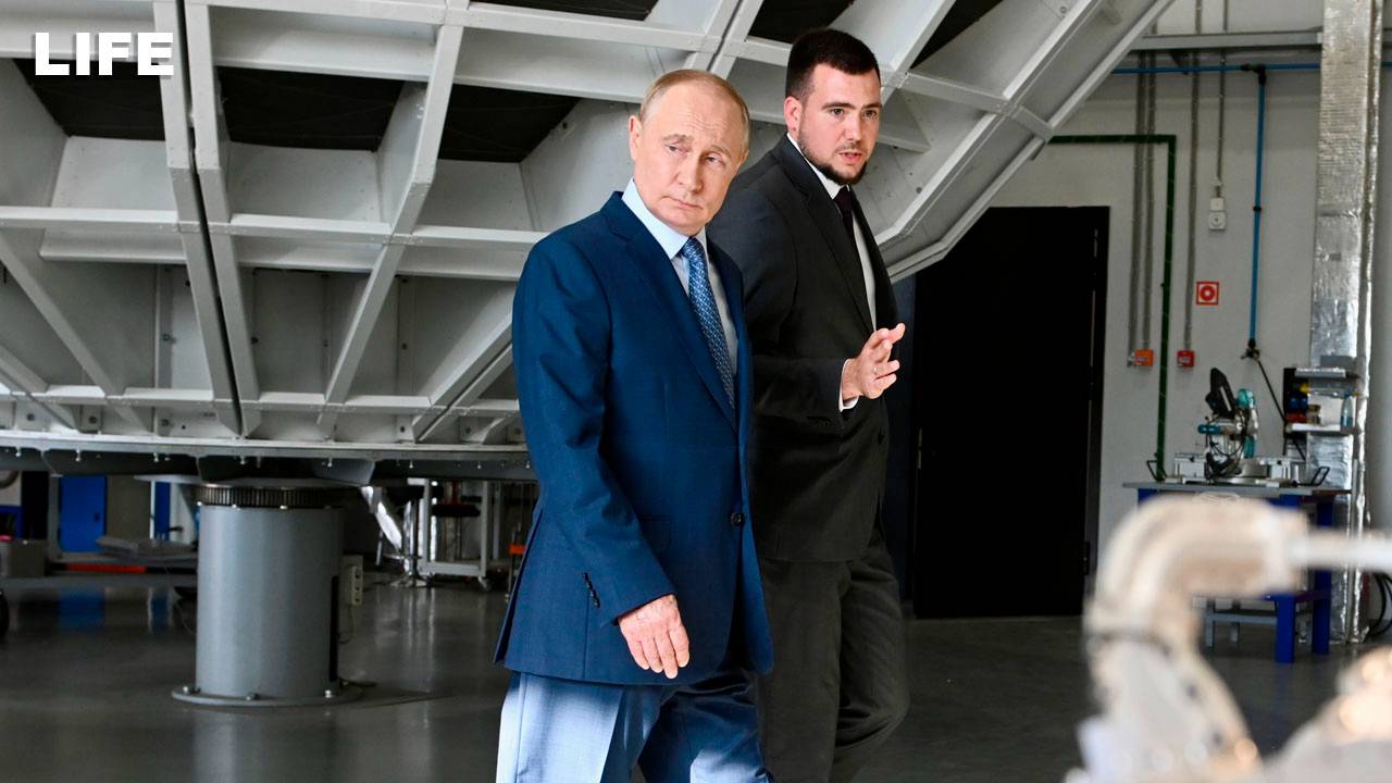 Путин проводит совещание по беспилотникам смотреть онлайн