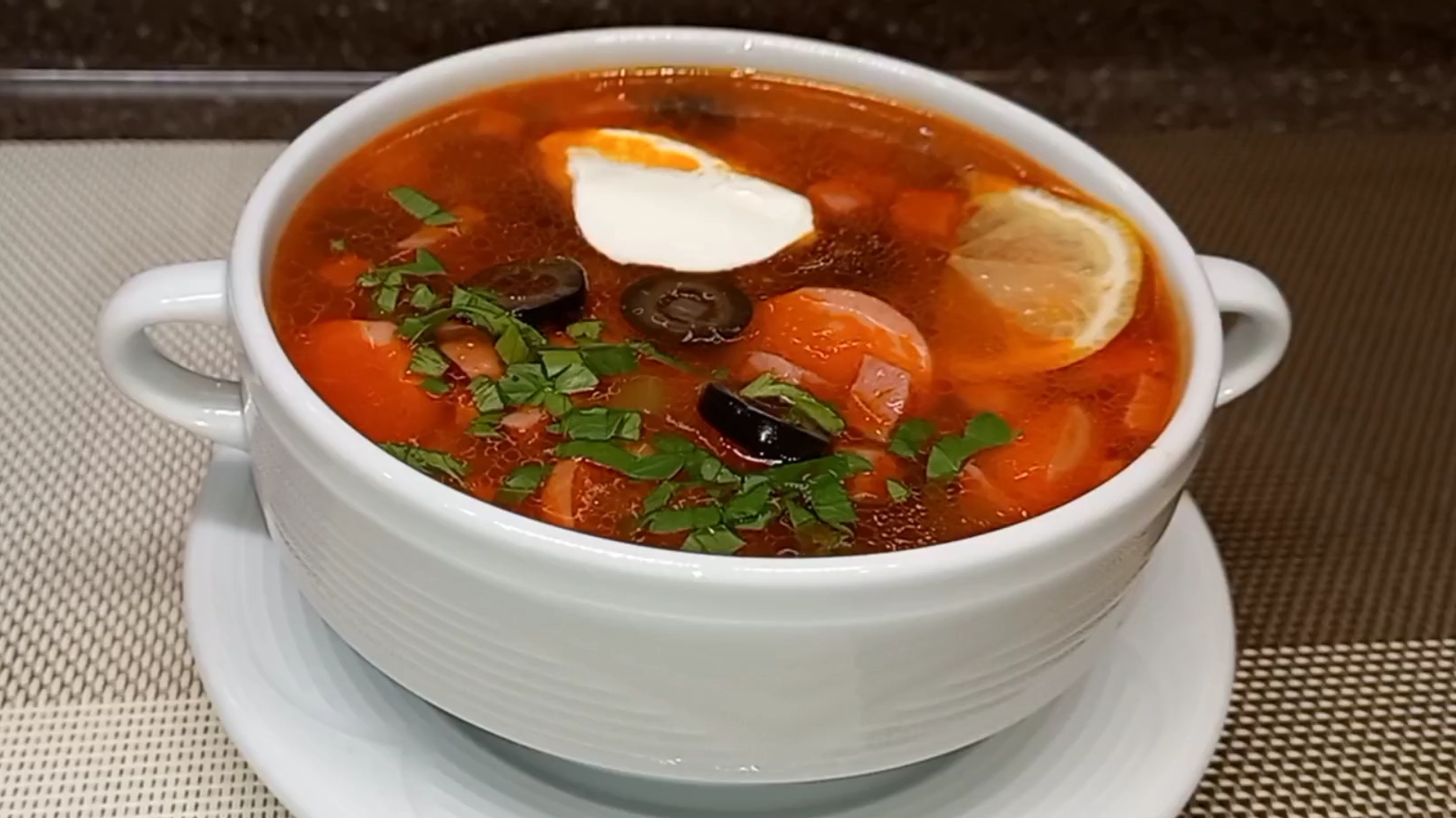 Как приготовить вкусную Солянку /СОЛЯНКА сборная мясная Классический рецепт/ Суп Солянка смотреть онлайн