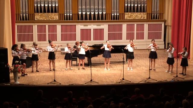 Отчетный концерт 04.04.17 Ансамбль скрипачей младших классов. смотреть онлайн