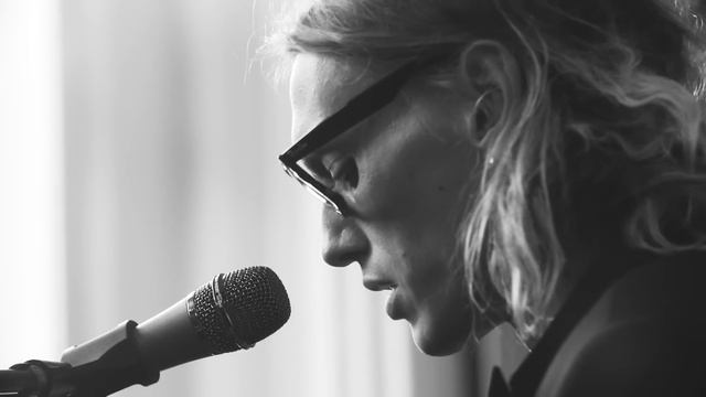 Jamie Bower - Start The Fire (Live From The Alter) смотреть онлайн
