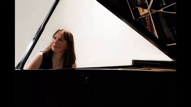 Marina Samson Primachenko joue Bohuslav Martinu смотреть онлайн