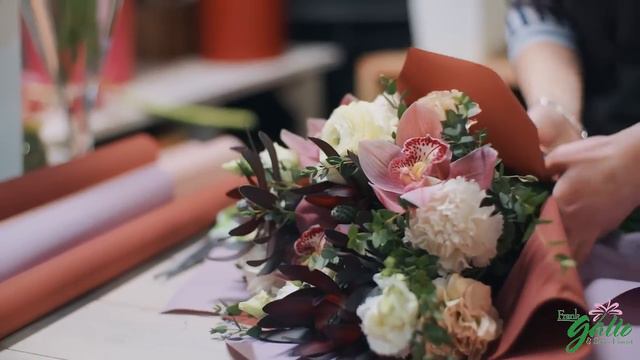 Wrapped flowers, the perfect gift for any price range! смотреть онлайн