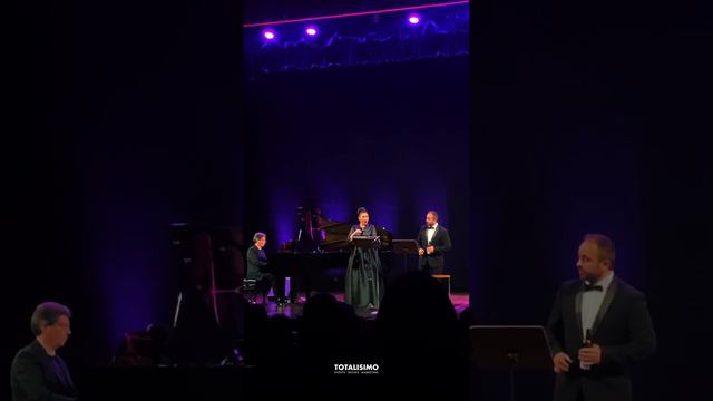 MONTSERRAT MARTÍ CABALLÉ - RIO DE JANEIRO - LA MÁGIA DE LA ÓPERA смотреть онлайн