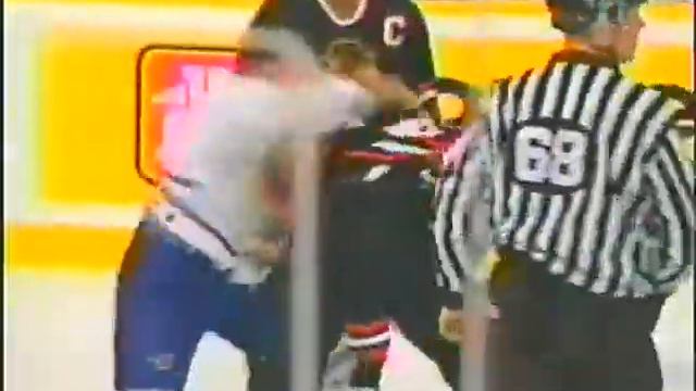 Bob Probert vs Kris King Round 2 смотреть онлайн