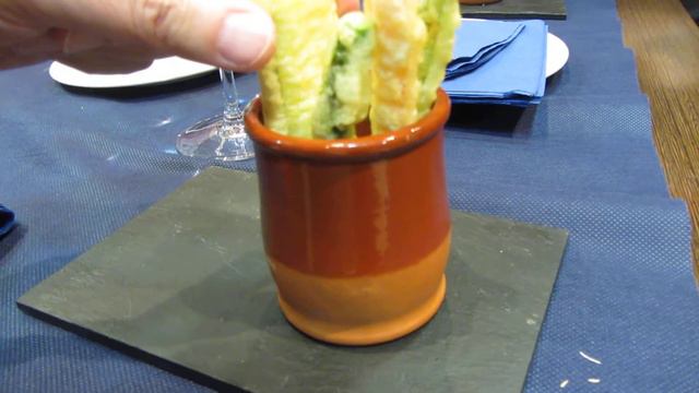 Bar Alfonso (Amistad, 4, Areeta. Getxo) con el pintxo "Madame Butterfly" смотреть онлайн