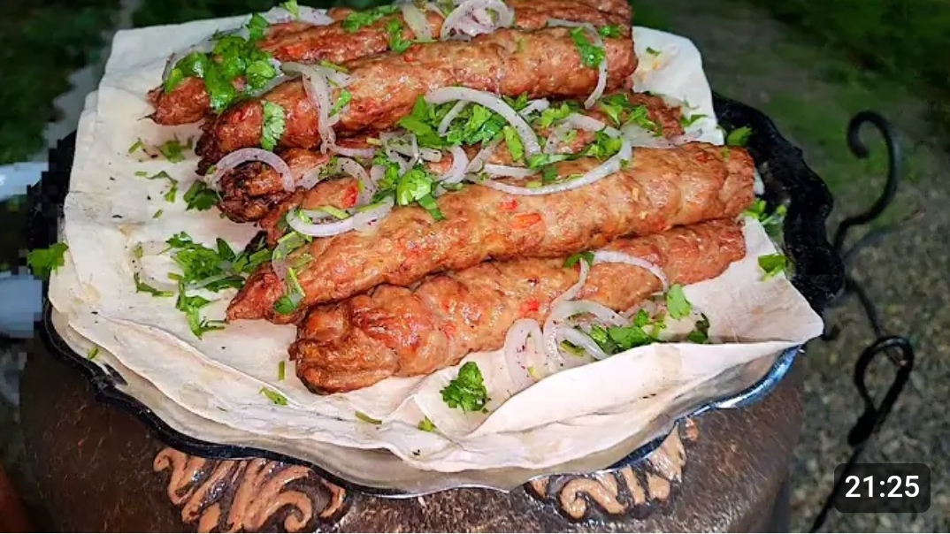 ЛЮЛЯ-КЕБАБ СВИНО-ГОВЯЖИЙ В ТАНДЫРЕ.🔥🪵🥩🫑 смотреть онлайн