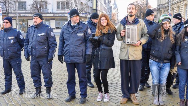 Ивайло Динев преставя книга за протестите смотреть онлайн