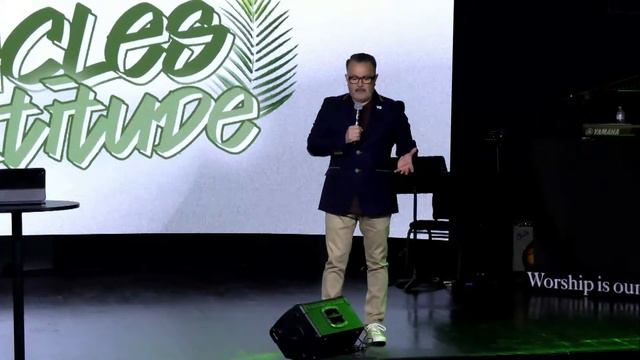 Palm Sunday with Pastor Mando Garcia "Miracles in the Multitude" смотреть онлайн