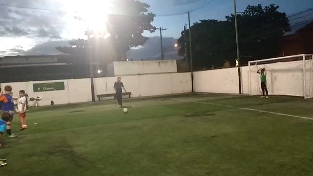 Os gol de pênalti do pequeno Renan смотреть онлайн