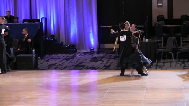 Kevin O'Farrell and Yingying Chen Novice Standard Quarter Final at USA Dance Nationals 2018 (Waltz) смотреть онлайн