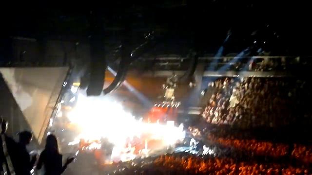 lenny kravitz 'are you gonna go my way'@zalgirio arena kaunas смотреть онлайн