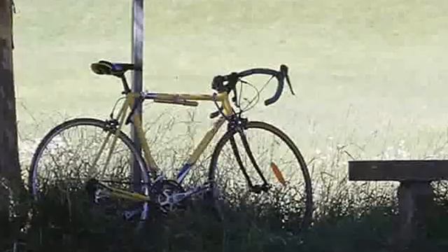 YVES MONTAND à bicyclette смотреть онлайн