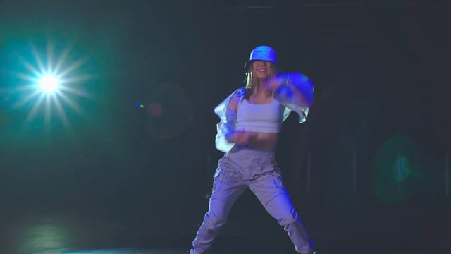 K/DA - DRUM GO DUM (ft. Aluna, Wolftyla, Bekuh BOOM} League of Legends смотреть онлайн