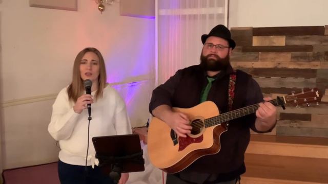 “Away in a Manger” acoustic cover смотреть онлайн