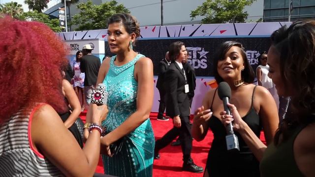 Lauren London Steps Into The Shade Room & Claps Back At Us!! Bet Awards 2015! смотреть онлайн