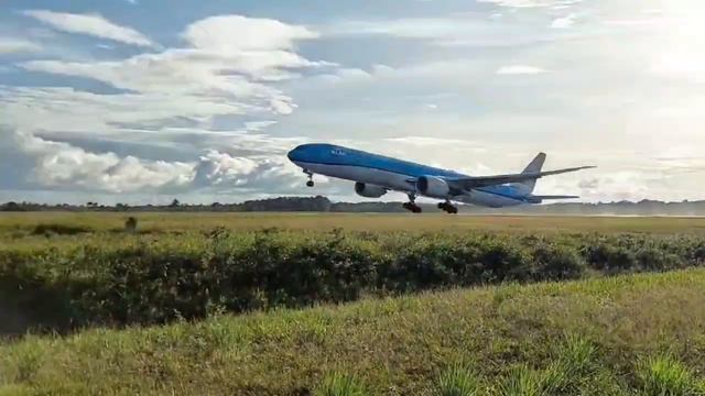 KLM B777-300er Takeoff At Johan Adolf Pengel International Airport смотреть онлайн