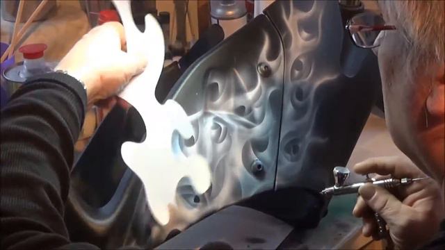 Airbrush Green Flames Old School Style. смотреть онлайн
