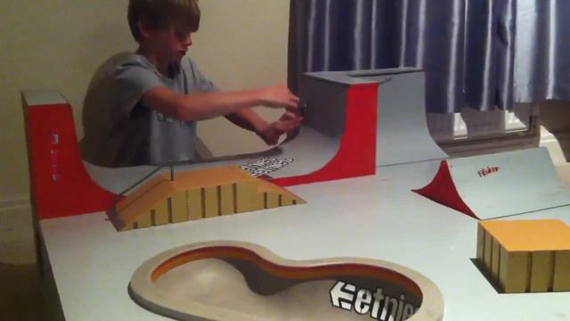 Finger scooter Jay Simpson смотреть онлайн