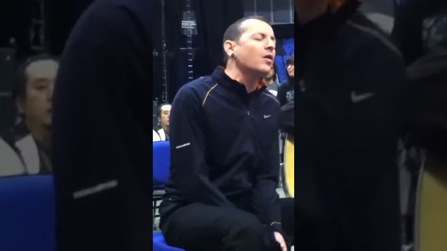 Chester Bennington Cleans To Screams Acoustic - The Messenger #chester #linkinpark