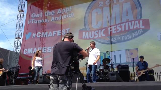 Gretchen Wilson at Cma fest - My Truck смотреть онлайн