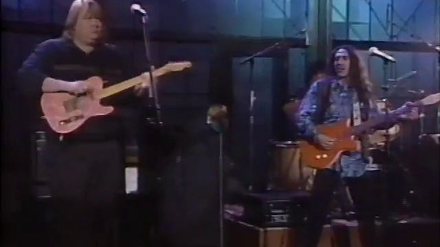 NRBQ sing "Over Your Head" on the Dennis Miller TV Talk Show in 1992 смотреть онлайн