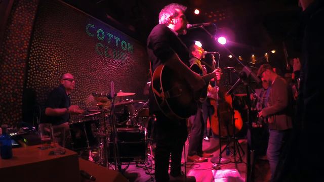 Diego Vasallo en directo en Cotton Club Bilbao La vida te lleva por caminos raros смотреть онлайн