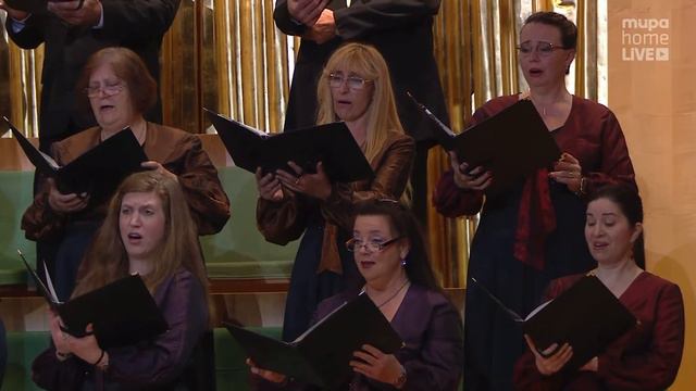 Keri-Lynn Wilson conducts “Elegischer Gesang” (Beethoven) with the Hungarian Philharmonic and Choru смотреть онлайн