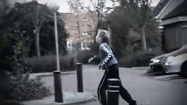 Ruben, Emiel en Timo voetbal hooghouden смотреть онлайн