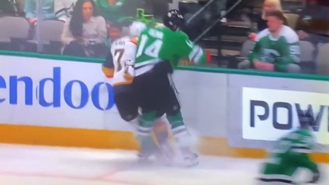 Jamie Benn LEVELS William Karlsson 😂 смотреть онлайн