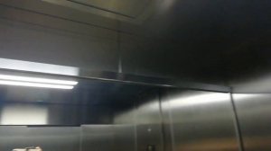 Лифт на станции метро Новопеределкино