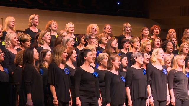Here Comes The Sun - Hummingsong Choirs "Ayana & Iluka" смотреть онлайн