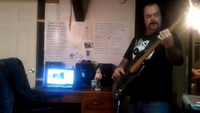 Misfits green hell bass cover смотреть онлайн