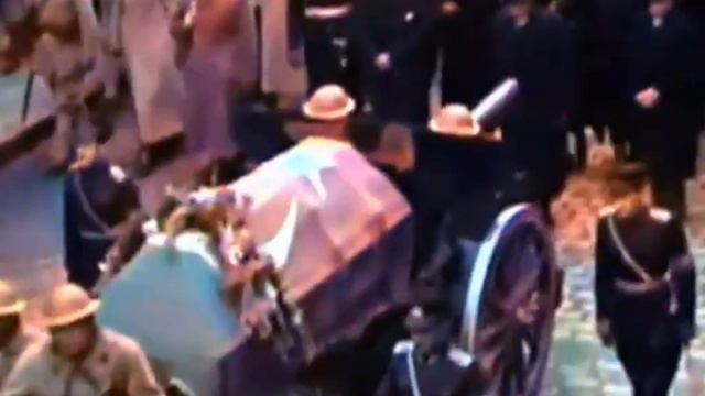 Arşiv görüntüleriyle Talat Paşa anısına yazılan müthiş M.Cemal Kuntay şiiri - Tal'at tabutu önünde смотреть онлайн