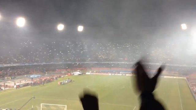 Napoli-Chelsea - inno Champions League, coro "devi vincere" e "alè Napoli alè"...O' fridd nguoll смотреть онлайн