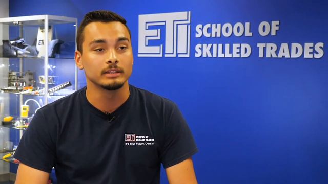 Roberto Puente, HVAC/R Student смотреть онлайн