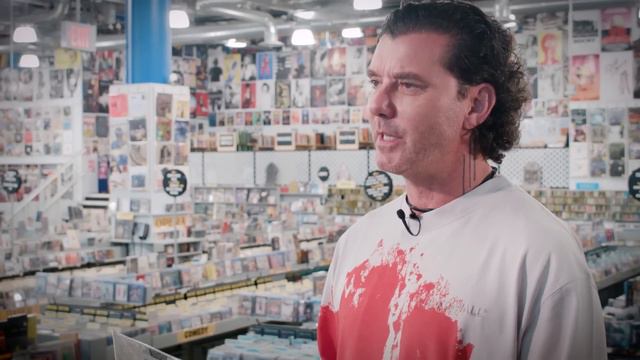 Bush (Gavin Rossdale) - What's In My Bag? смотреть онлайн
