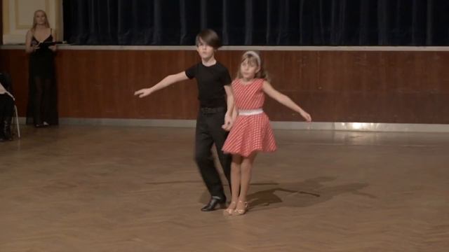 Taneční škola Arte Dance - Richard Ivanov a Victoria Lidová - Pomáda смотреть онлайн
