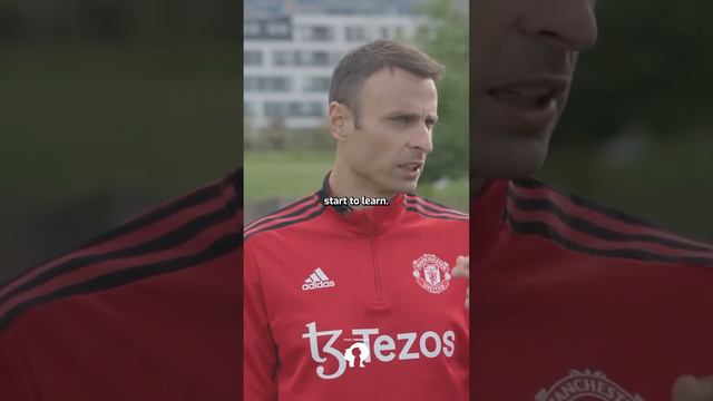 Dimitar Berbatov speaks on how he mastered his touch whilst growing up 🙏 #footballer #manunited смотреть онлайн