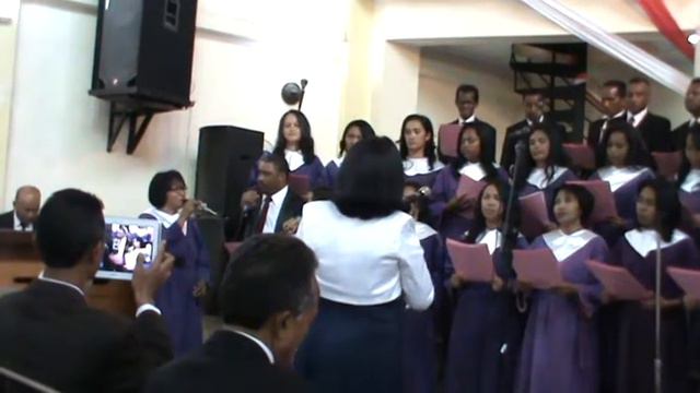 Ny Feon'ny Faminaniana - Iza no any an-danitra смотреть онлайн