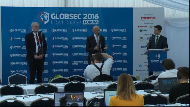 GLOBSEC 2016 Press Conference: Michael Chertoff, August Hanning смотреть онлайн