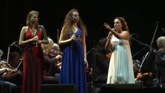 Noa with Shiri Hershkovitz and Tal Bergman sing Chicken Coop Aria смотреть онлайн