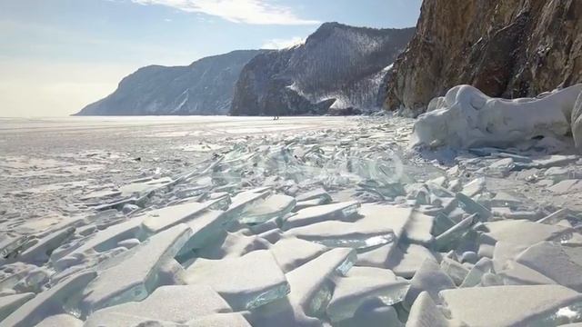 Slide Over Ice Blocks смотреть онлайн